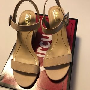 Sam Edelman “Ashton” sandal, 6.5 M, soft nude.